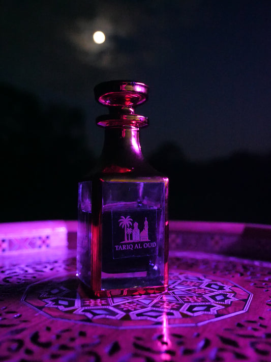 Perfume bottle with decorative design